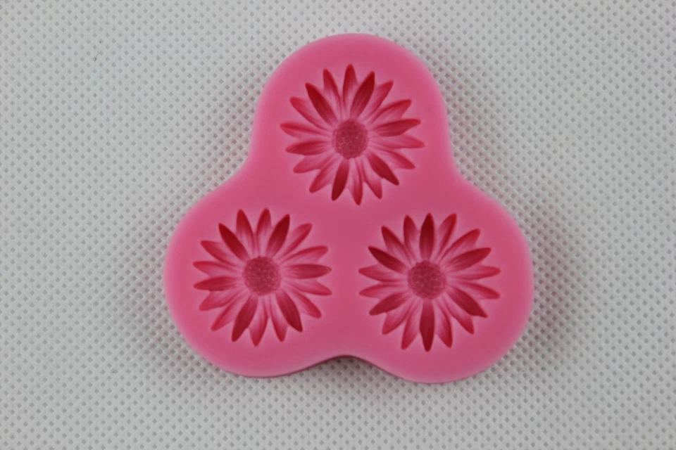 Daisies Flower Mould Silicone Cake Decorating Fondant Icing Chocolates Resin Wax - Image 3 of 4