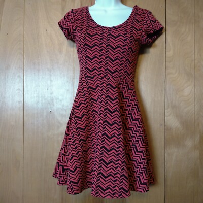 Planet Gold Juniors Small Chevron Print Fit and Flare Short Sleeve Dress | eBay Planet Gold Juniors Small Chevron Print Fit and Flare Short Sleeve Dress | eBay