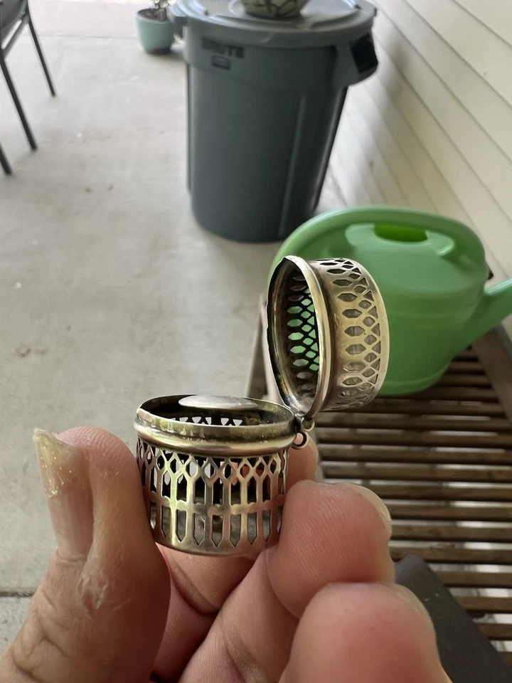 Soporte de dedal de plata de ley de 1800 Foto 4 de 4