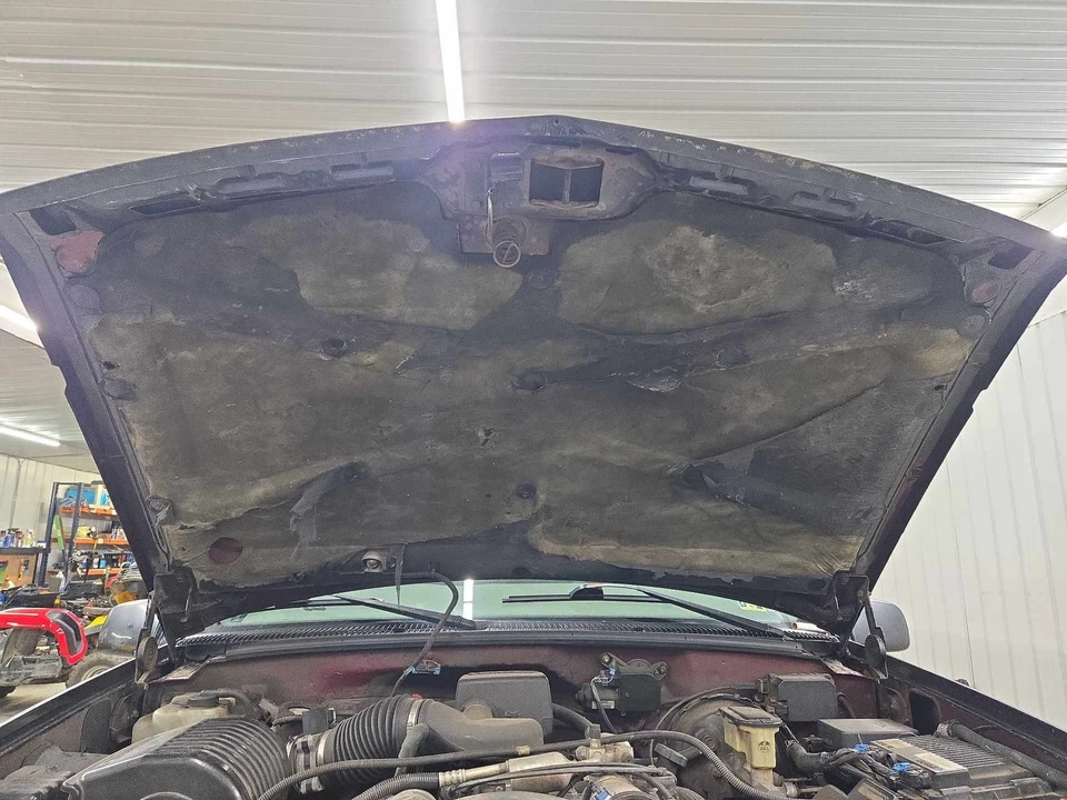 Hood SUBURBAN 1500 92 93 94 95 96 97 98 99 Foto 2 de 2