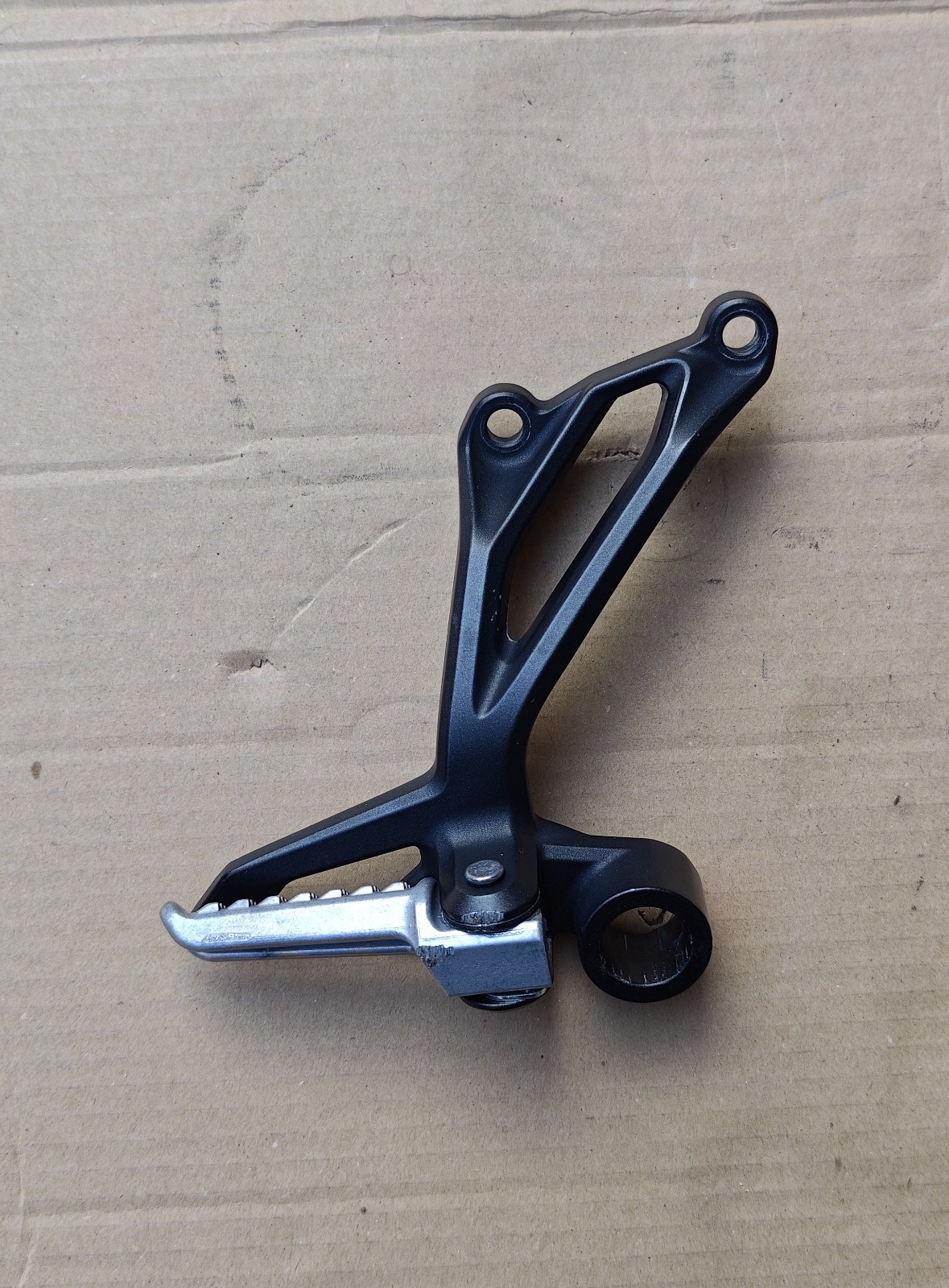 Pedana Poggiapiedi Posteriore Kawasaki Z900 2017-2024 rear footrest 35063145318R
