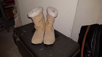 NICE EUC EXCELLENT Sporto Wind Natural Suede Waterproof Fur Boots 7M 7 M 40306