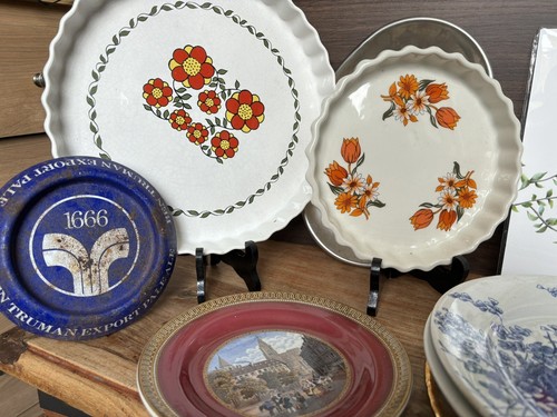 Vintage Bundle Mixed Decorations Collector’s Plates Wedgwood Tauton Vale W&R - Picture 10 of 19