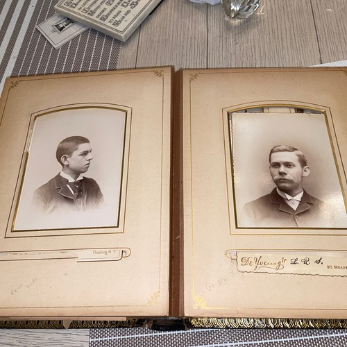 Antico album di carte armadio vittoriano del 1885 pieno di carte armadio - Foto 17 di 21