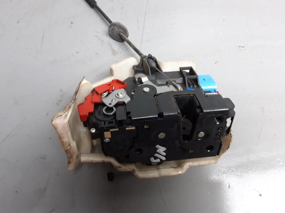 VOLKSWAGEN GOLF 04-09 Año Mk5 Pasajero N/S Cerradura Puerta Cierre 0000504959 Foto 2 de 4