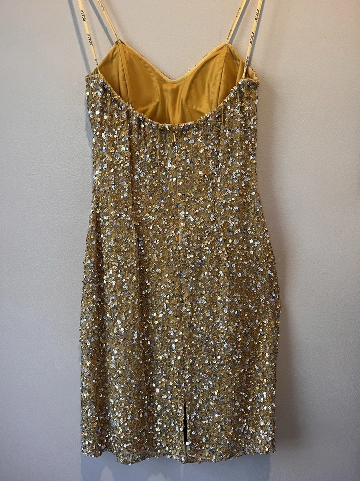 Vestido Formal Amarillo Brillo Body-Con Lentejuelas Talla 6 Foto 2 de 4