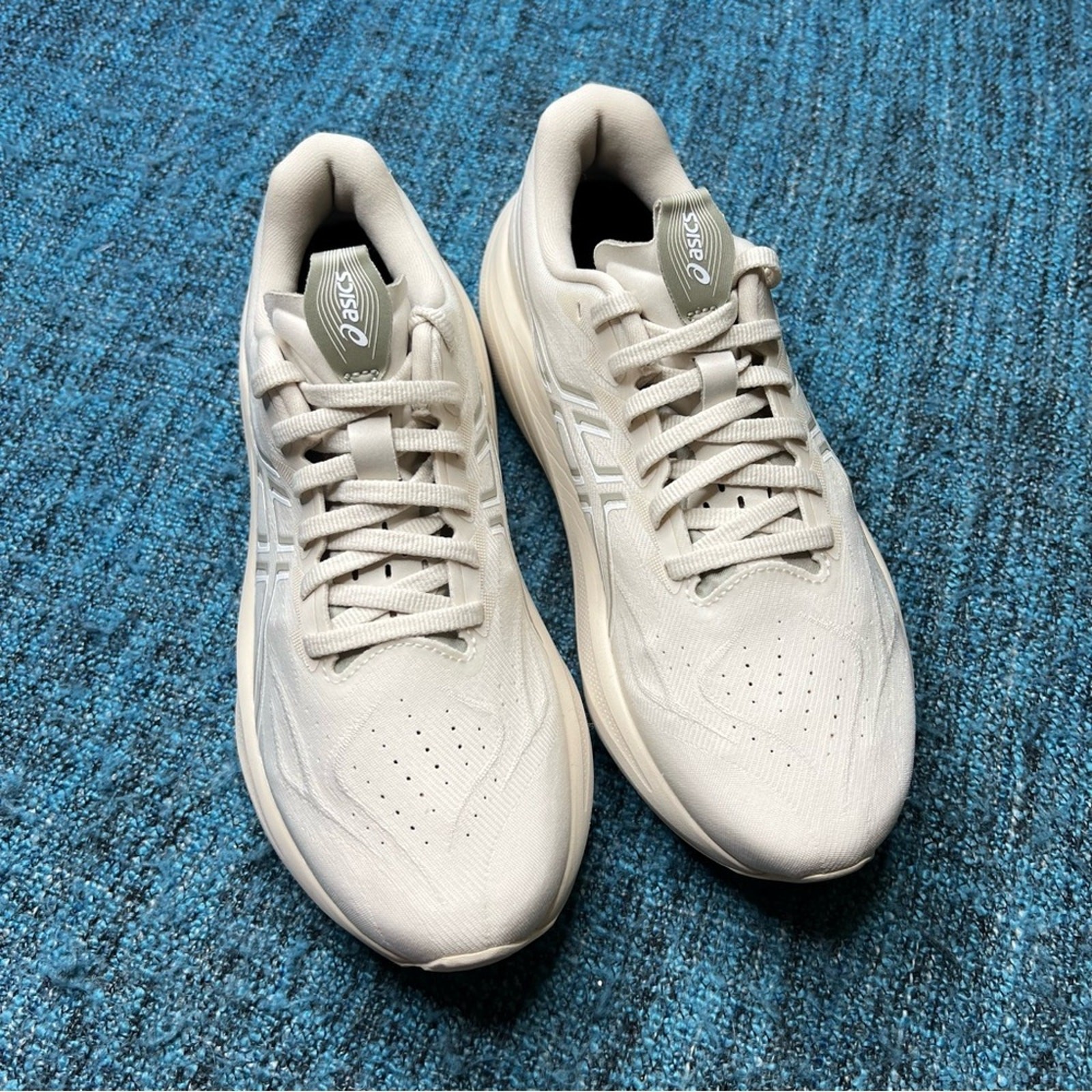 Asics GT 2000 14 Running Shoes in Oatmeal White Women's Size 8.5 Sneakers thumbnail 2