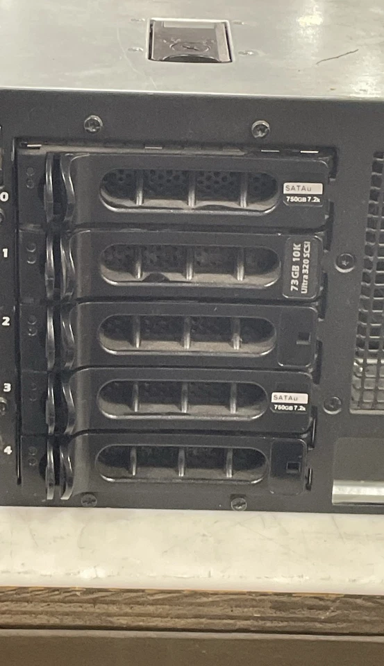 Torre de servidor Dell PowerEdge R900 procesador Intel Xeon sistema empresarial sin disco duro Foto 2 de 4