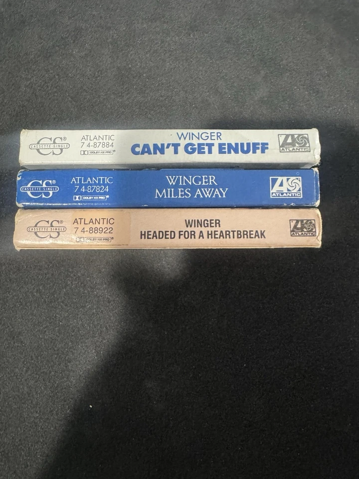 WINGER Cassette Tape Singles, Headed For A Heartbreak,Miles Away,Can’t Get Enuff Foto 3 de 4