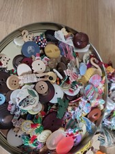 Bundle Of Haberdashery Items In A Creme Egg Novelty Tin (See Info)