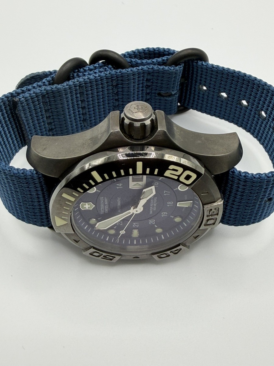 Victorinox Swiss Army Dive Master 500 Blue Mens Watch 241425 for