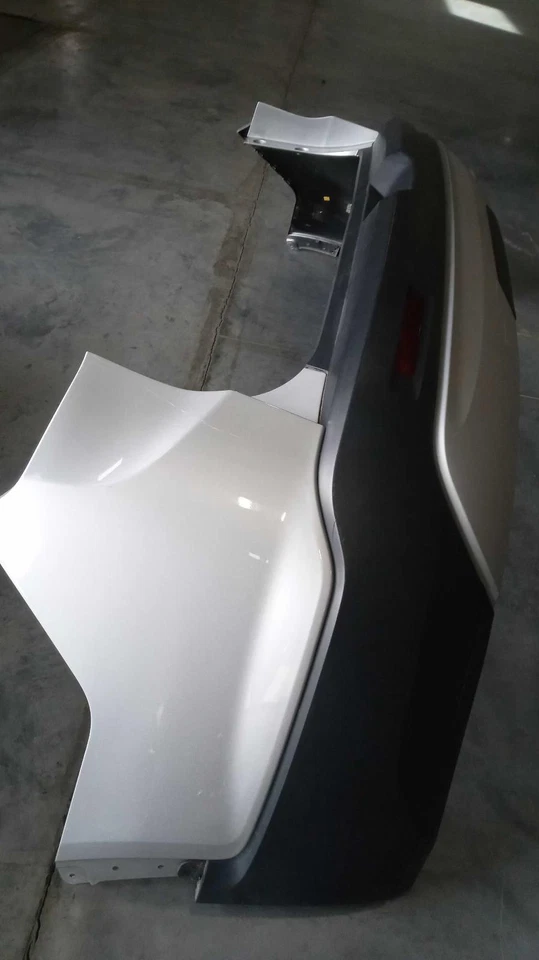 GMC Acadia 2017 plateado conjunto de parachoques usado OEM 11609489 87000 millas Foto 3 de 4