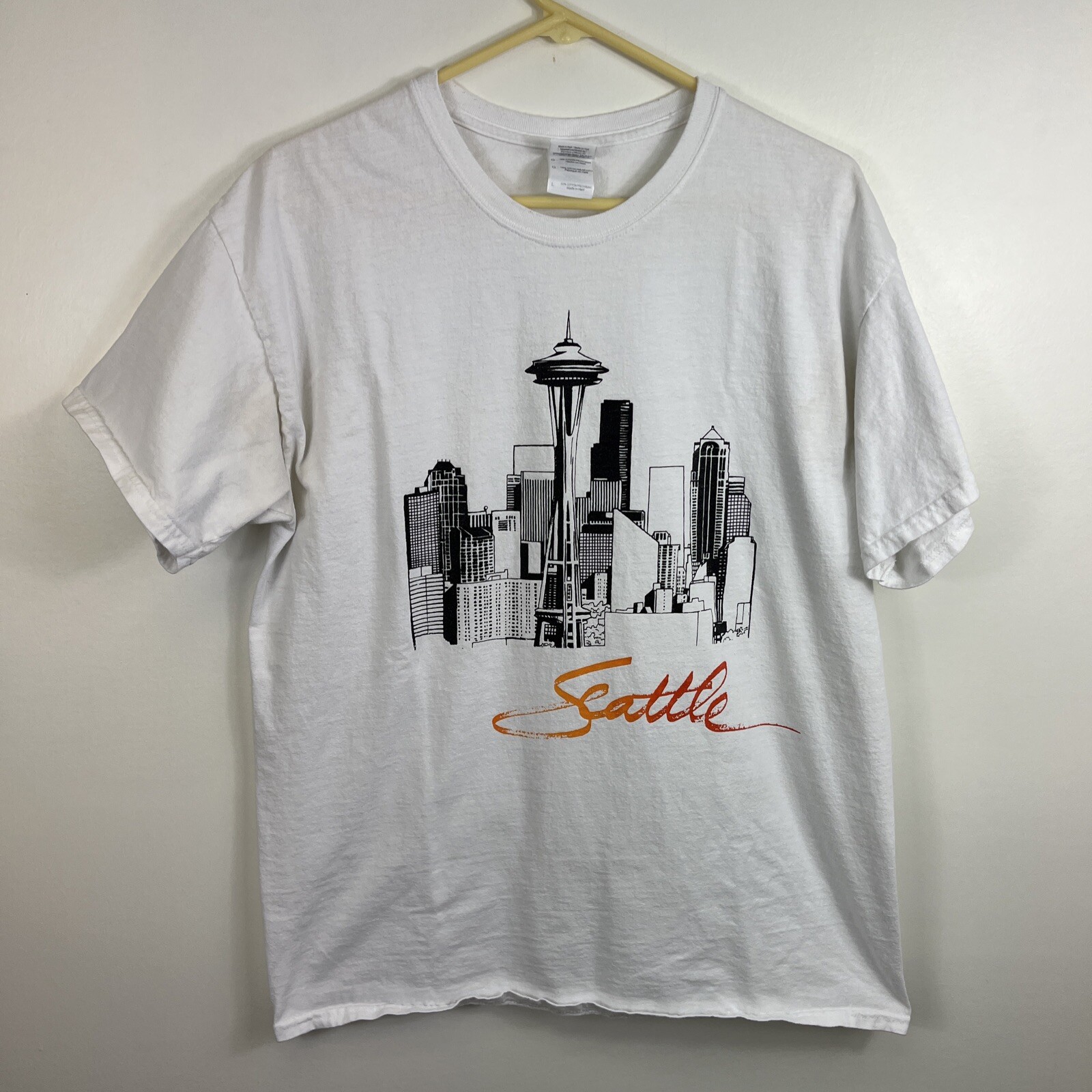 Seattle Washington Skyline Short Sleeve T-Shirt White Adult Large Y2K Style