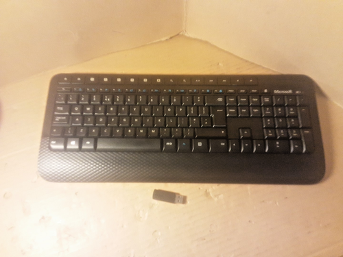 MICROSOFT WIRELESS 1477 KEYBOARD 2000 + USB RECEIVER - Picture 1 of 10