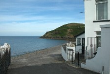 Photo 6x4 Port e Vullen - Isle of Man Ramsey/SC4594 The tiny lane down t c2005