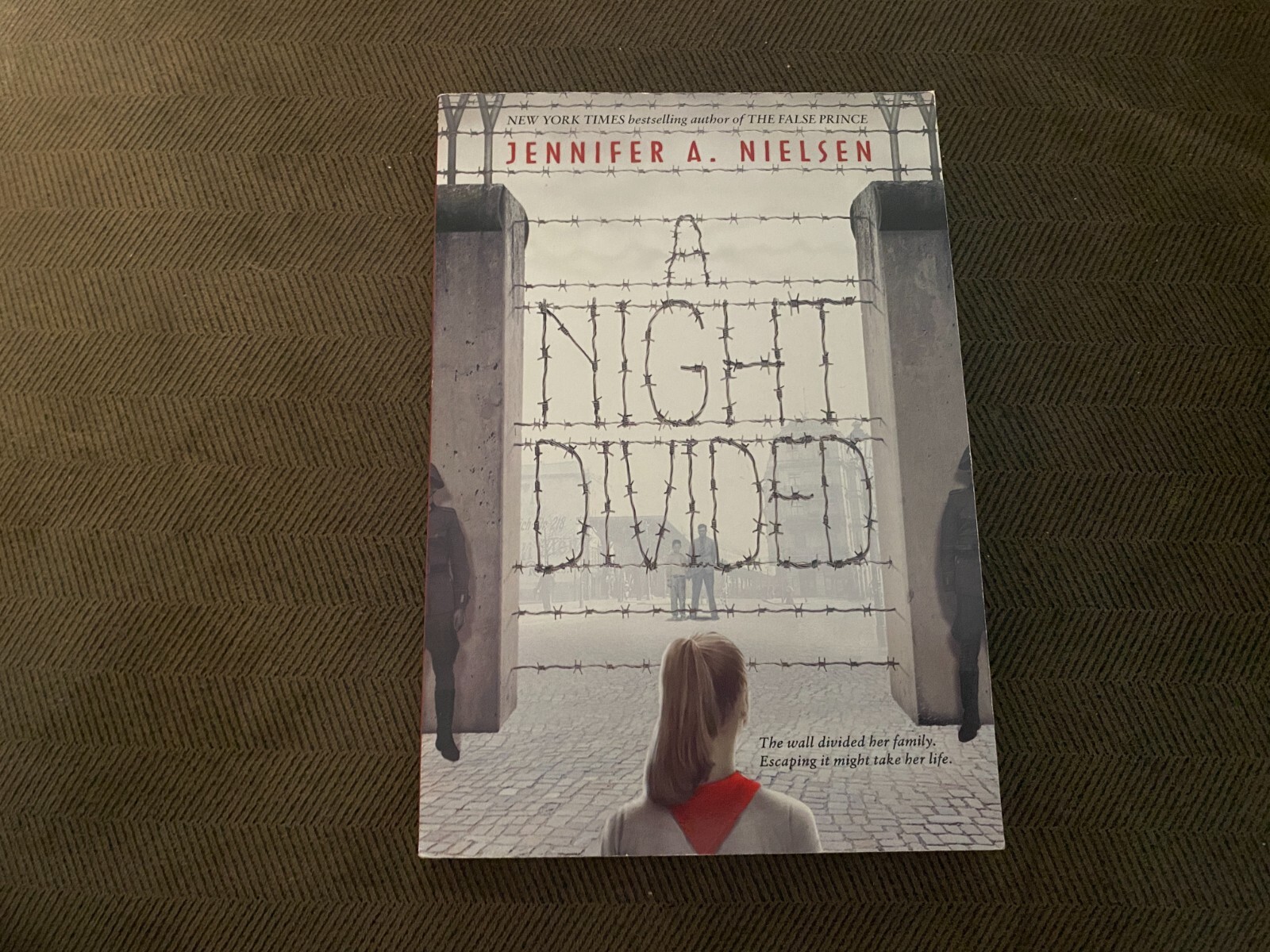 A Night Divided (Scholastic Gold) by Jennifer A. Nielsen (2018, Trade ...