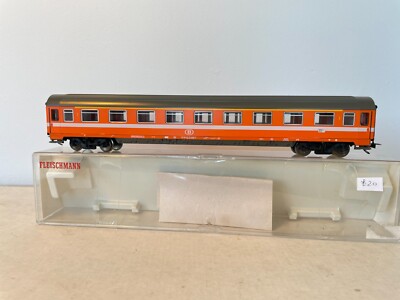 Fleischmann HO 5151 SNCB Belgian Railways alle Personenwagen 1. Klasse - orange