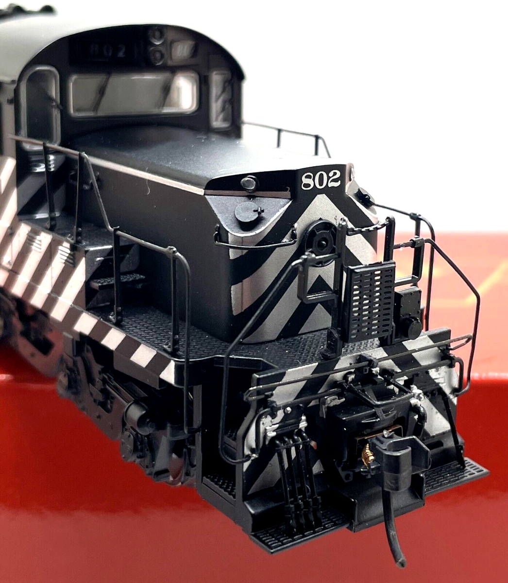 HO BROADWAY LIMITED 316 ALCO RSD-15 SANTA FE AT&SF 802 LH ZEBRA