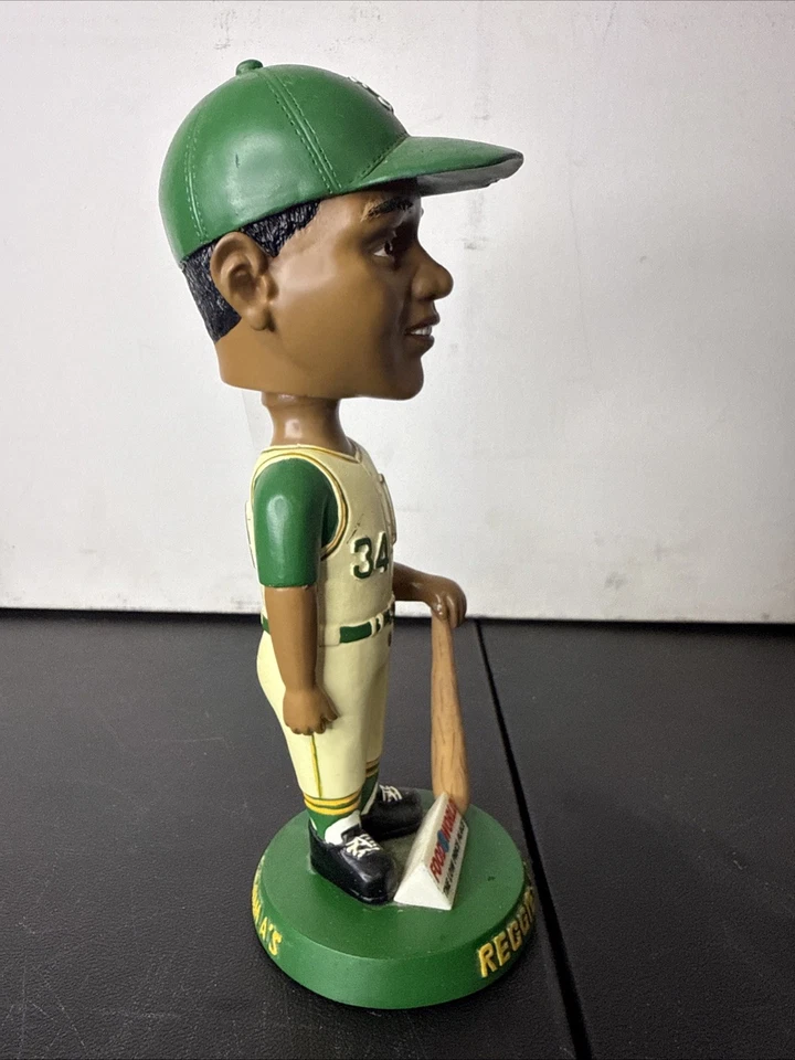 Vintage Reggie Jackson 1967 Oakland A's Birmingham Bobblehead 2002 SGA 1/1500 - Imagem 4 de 4