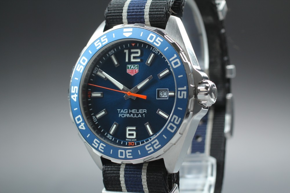 Near MINT TAG Heuer Formula 1 WAZ1010 Date Blue Quartz 42mm Men's Watch w/ Paper image 4