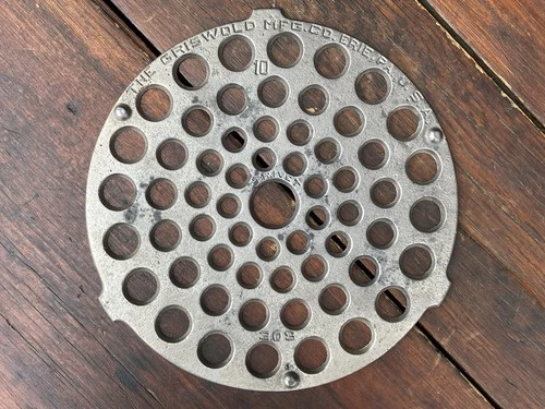 Griswold Cast Iron #10 Fully Marked Dutch Oven Trivet in Nickel Finish