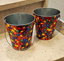 Butlers 2x Metall-Eimer klein, mehrfarbiges Punkte-Design, Metallgriff