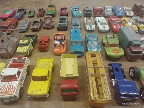 60+ Hot-Wheels Streichholzschachtel Lot Pickup LKW SUVs Wagen Vintage Teile und gut - Bild 8 von 12