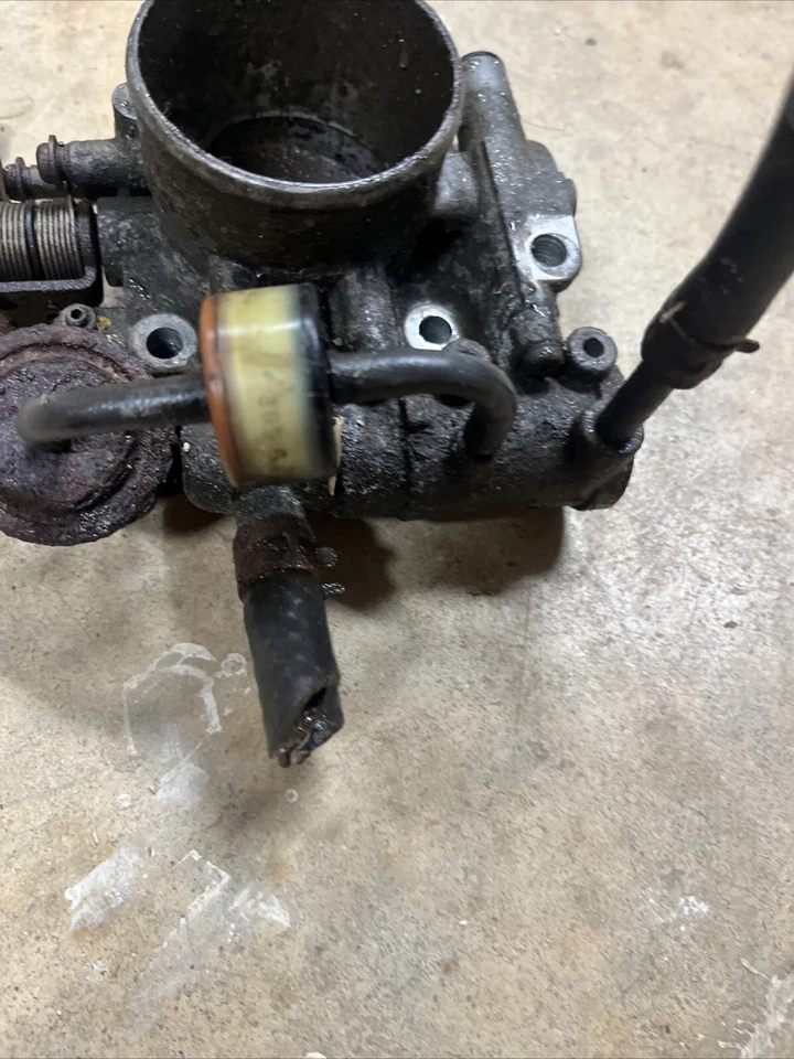 Carrocería del acelerador del motor Toyota MR2 1987-1989 4AGE FABRICANTE DE EQUIPOS ORIGINALES PROBADO EN FUNCIONAMIENTO 22230-16041 Foto 3 de 4