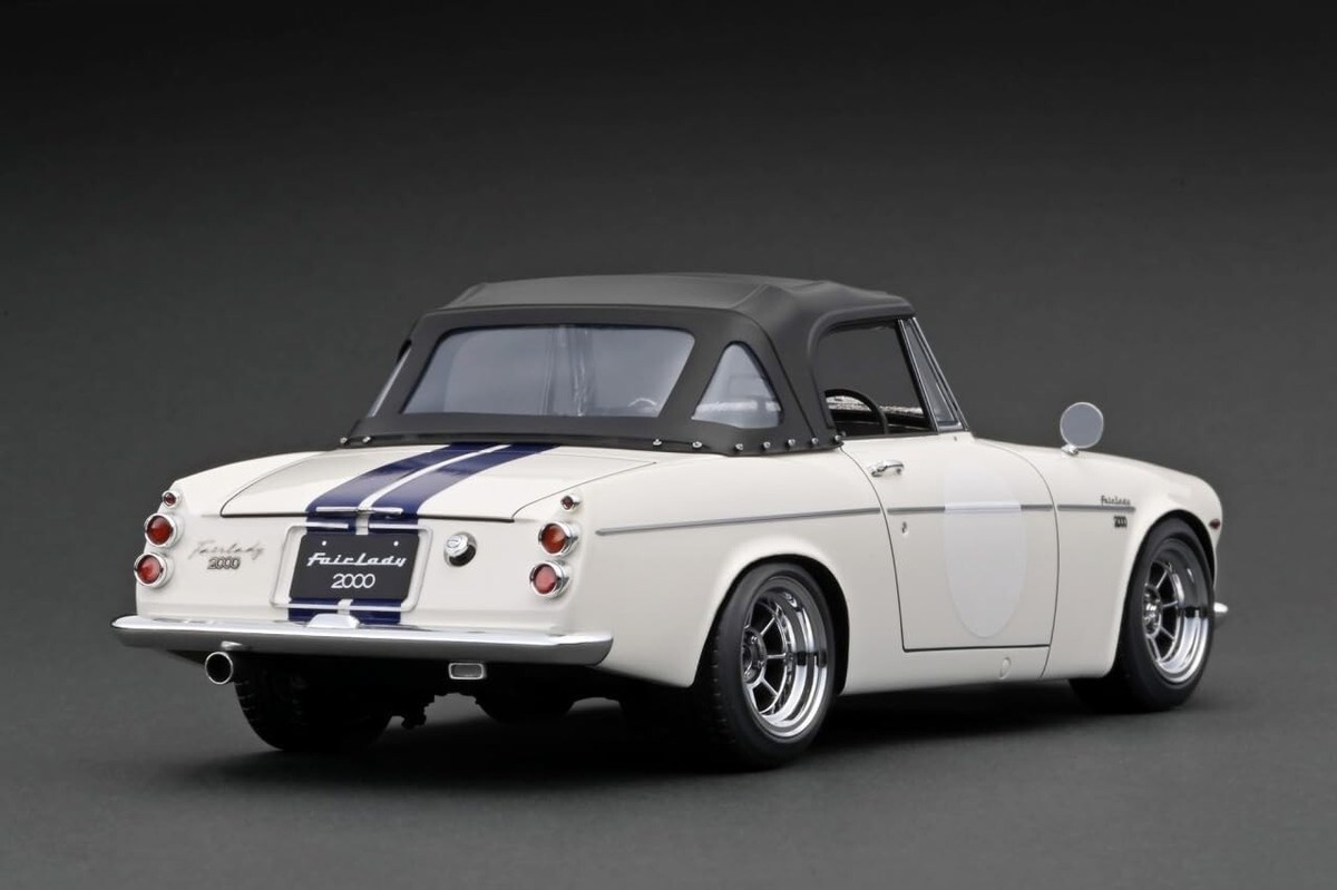 ignition model 1/18 DATSUN Fairlady 2000 (SR311) IG2707 White/Blue