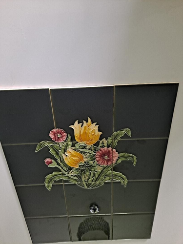 vibrant  coloured hand-painted Tube-lined tiles incorporated in a 12 tile panel. - Picture 5 of 8