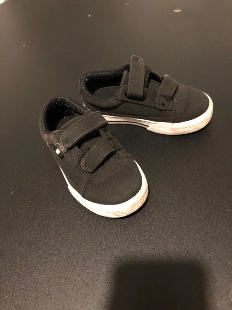 younger girls shoes size 7 Euro 24