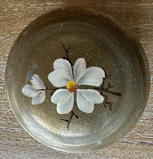 Vintage Make Up Powder Puff Music Box Round Metal With White Flowered Top
