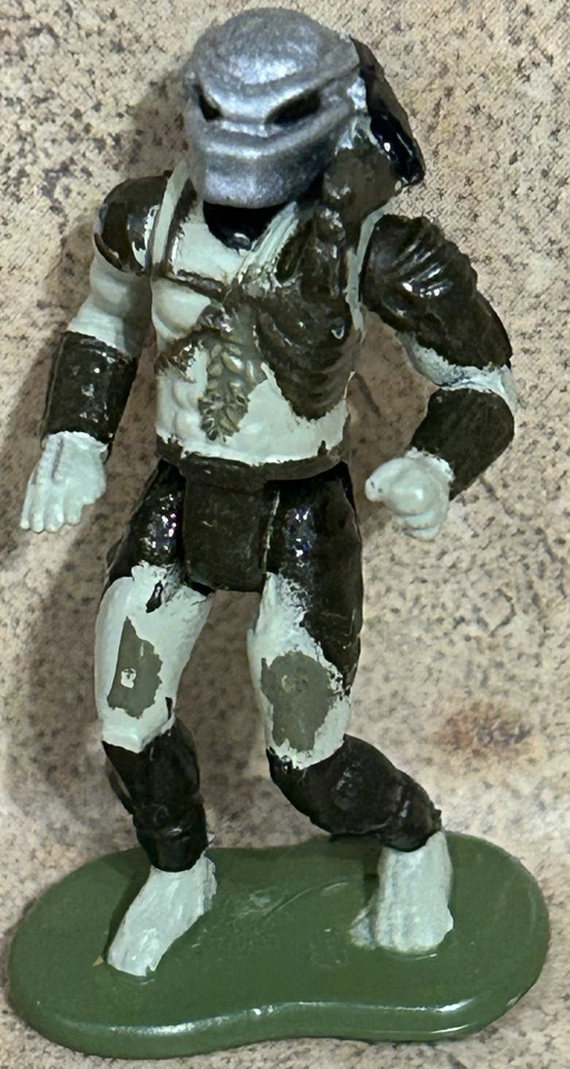 1996 Vintage Rare Galoob Micro Machines Predator Collection Huey Horror Action - Image 2 of 4
