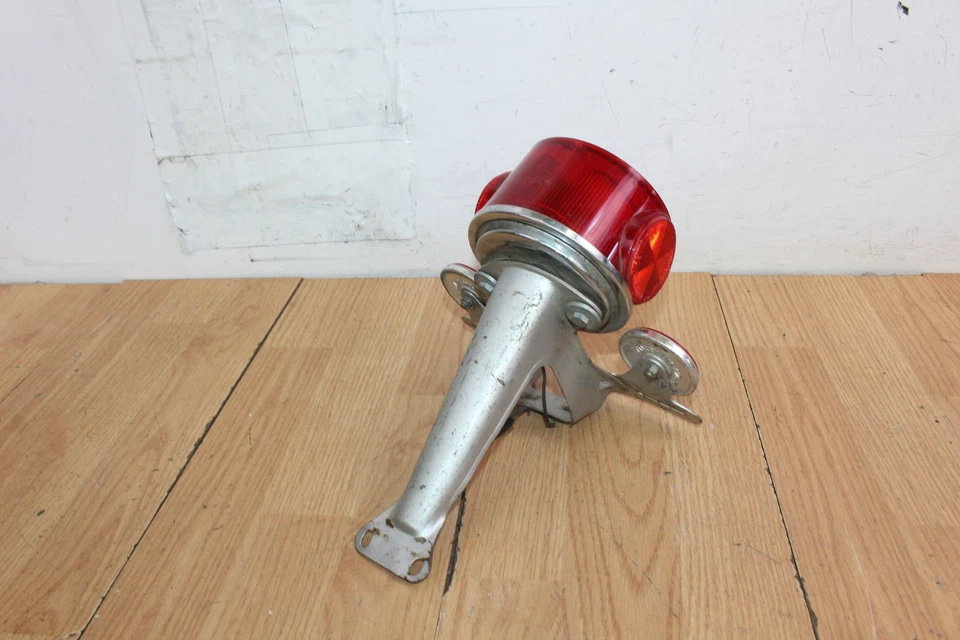 Yamaha DT250 1974 luz trasera/lámpara de luz de freno Foto 4 de 4