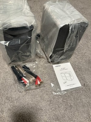 Edifier R1280T Powered 42-Watt Wood Bookshelf Speakers Excellent Condition