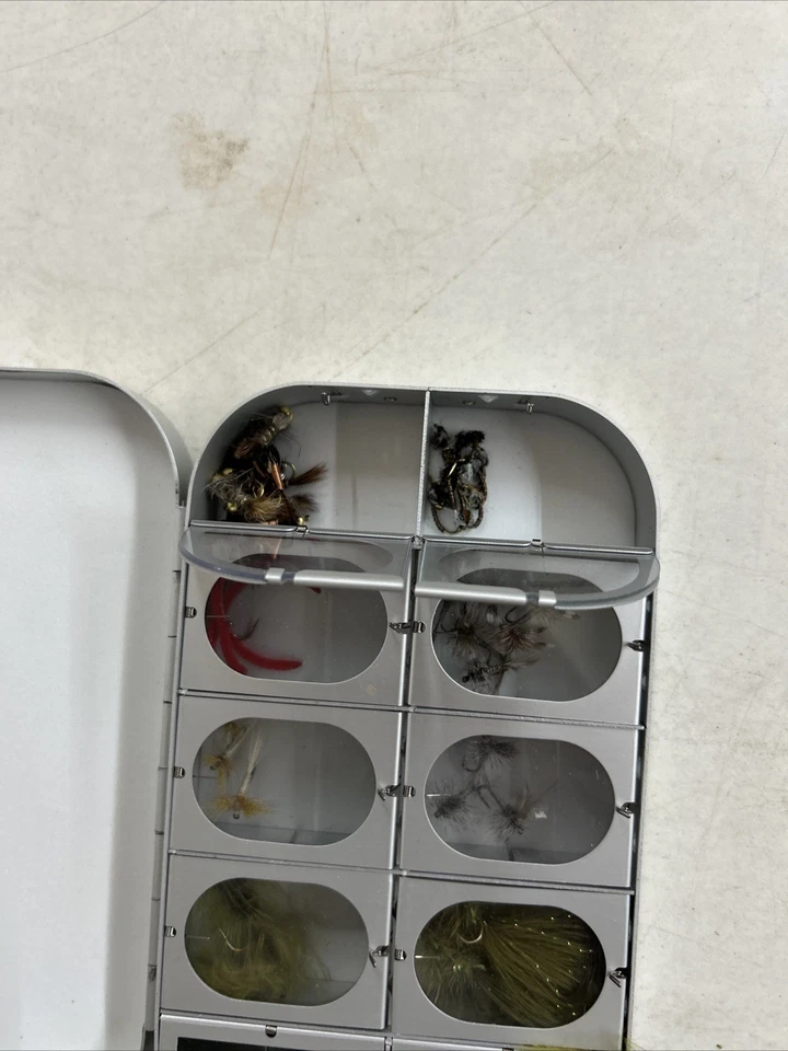 Okuma Fly Box 155-10WRS - COM MOSCAS - Imagem 3 de 4