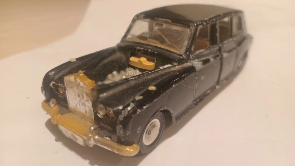 modellismo auto 1.43 Rolls Royce Phanton con autista e Re e Regina - Immagine 3 di 4