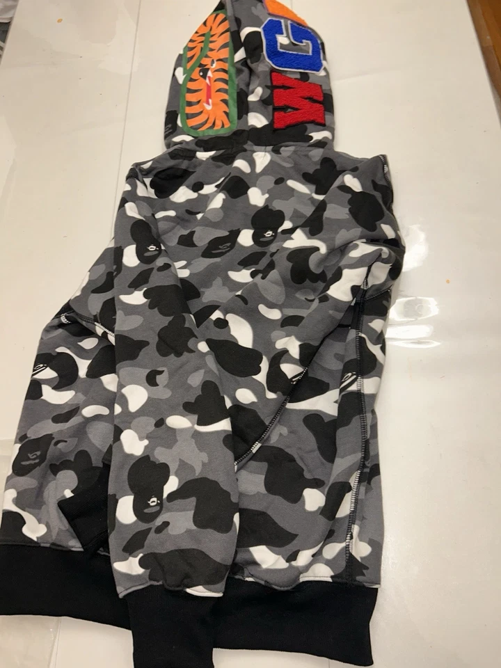 Bape (A Bathing Ape) Cremallera Completa, Camuflaje, WGM, Brilla en la Oscuridad, Sudadera con Capucha Tiburón Foto 2 de 4