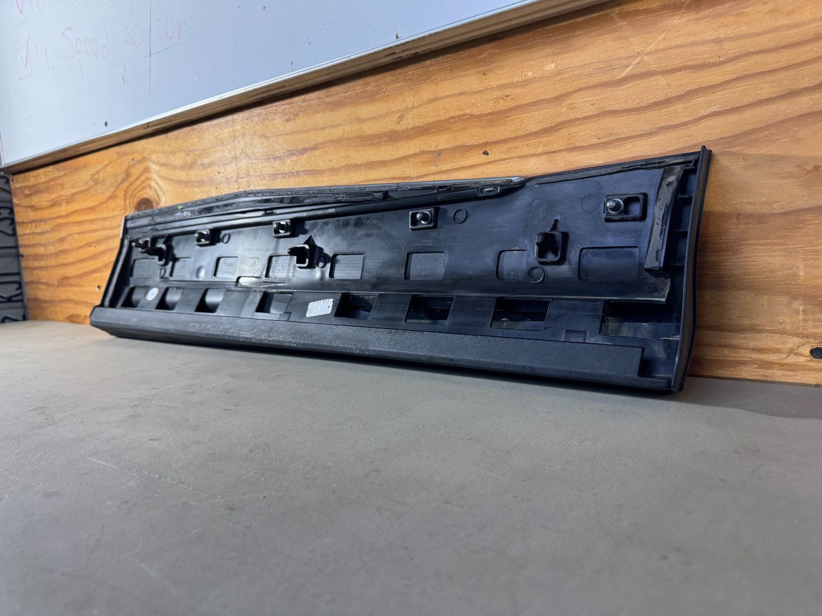 19-24 Lamborghini Urus Rear Right Door Lower Molding Sil-Blk Trim 4ML853970A OEM