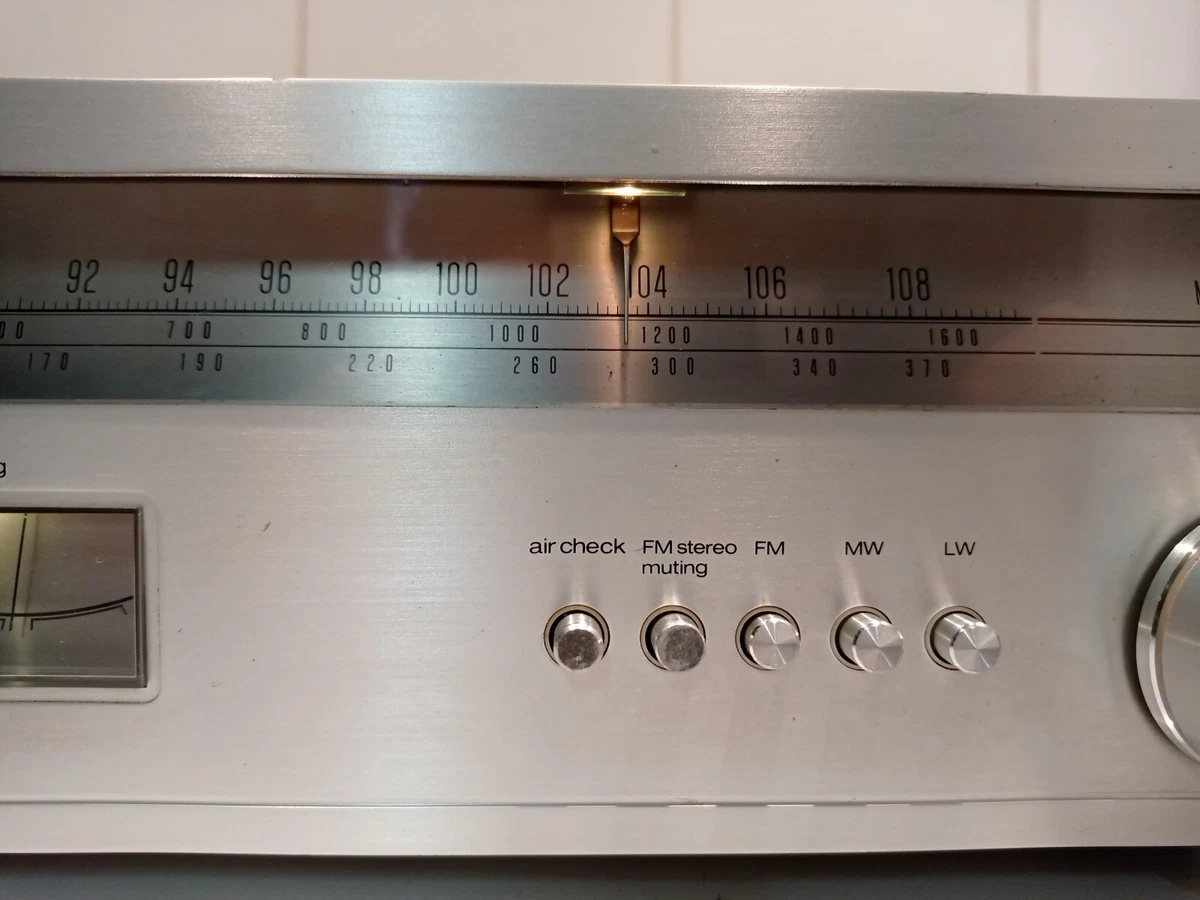 Sintonizador estéreo Sharp ST-1144 funciona