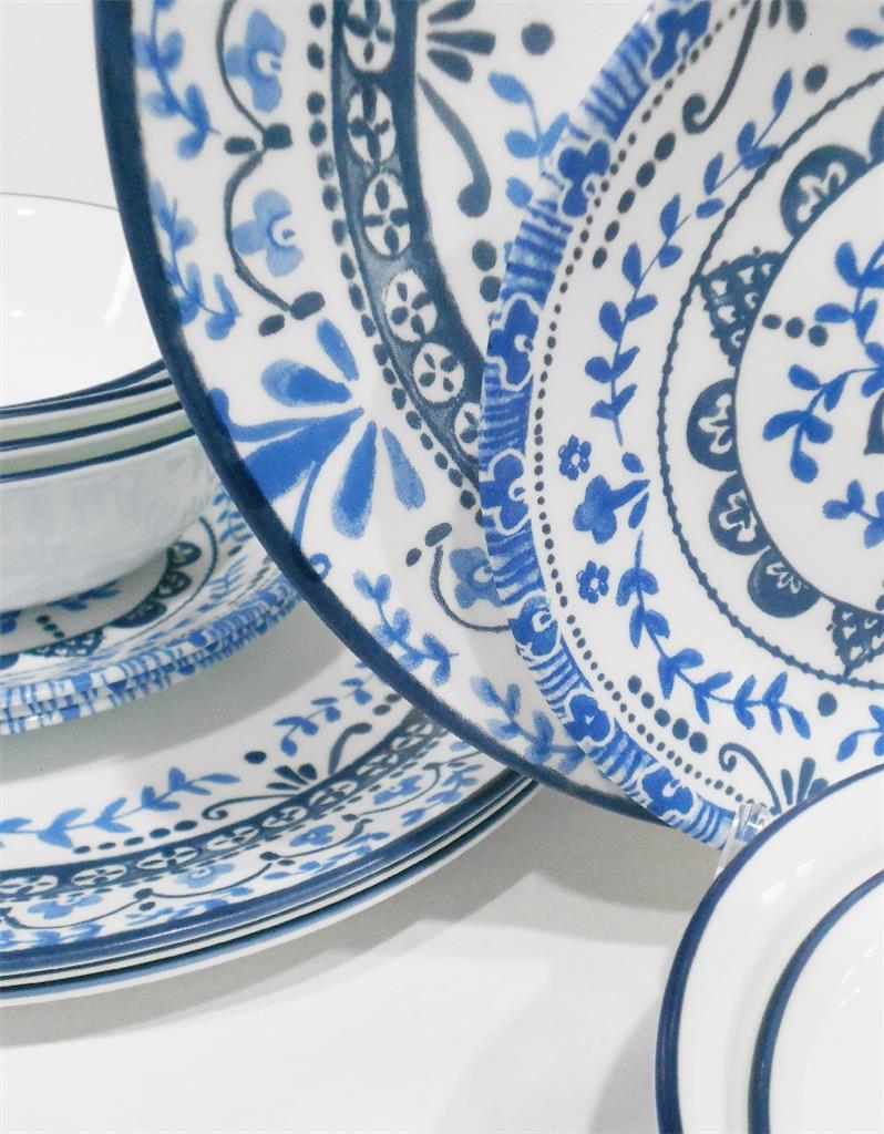 ❤️ NEW 16-pc Corelle PORTOFINO Dinnerware Set *Italian Blue