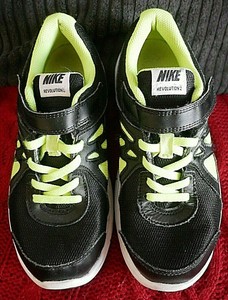 girls black nike trainers size 2