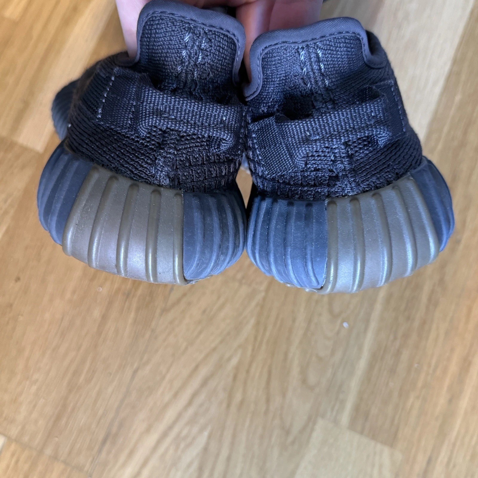 Adidas Yeezy 500 Utility Black F36640 Men’s/Women’s Size 5 Pre-Owned thumbnail 4