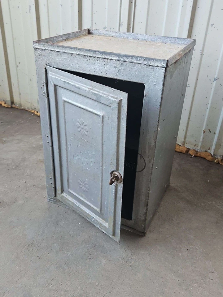 "Encimera de metal estaño gabinete de gelatina de 20"" antiguo o vintage para pastel"  Foto 2 de 4