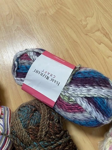 Yarn Destash Lot: Isaac Mizrahi Skyscraper, Elle Mischief Multipack, Needles image 4