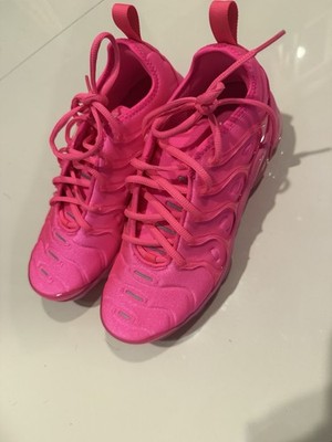 Nike Air VaporMax Plus Women s Hyper Pink Low Top Lace-Up Sneakers FJ0720-639