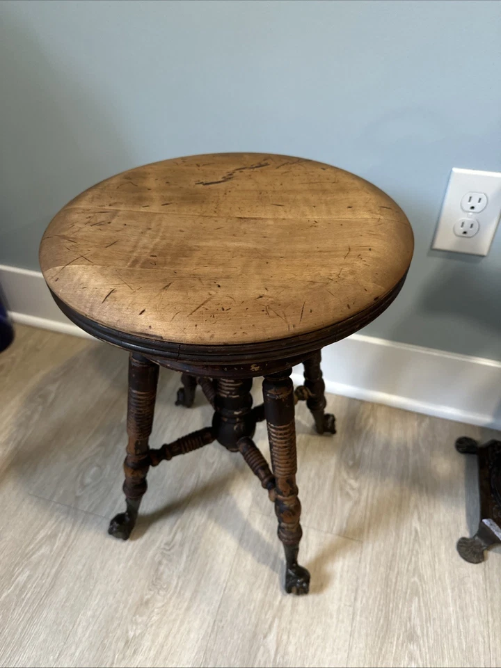 Gran taburete de piano de madera victoriano antiguo de roble con bolas de vidrio y patas de garra Foto 3 de 4