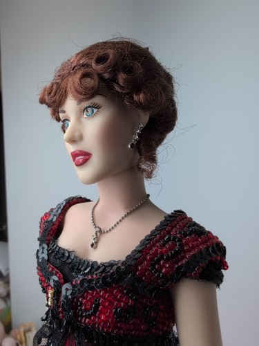 15" Franklin Mint Titanic Rose Puppe Vinyl Portrait Perlen rotes Kleid #u - Bild 7 von 20