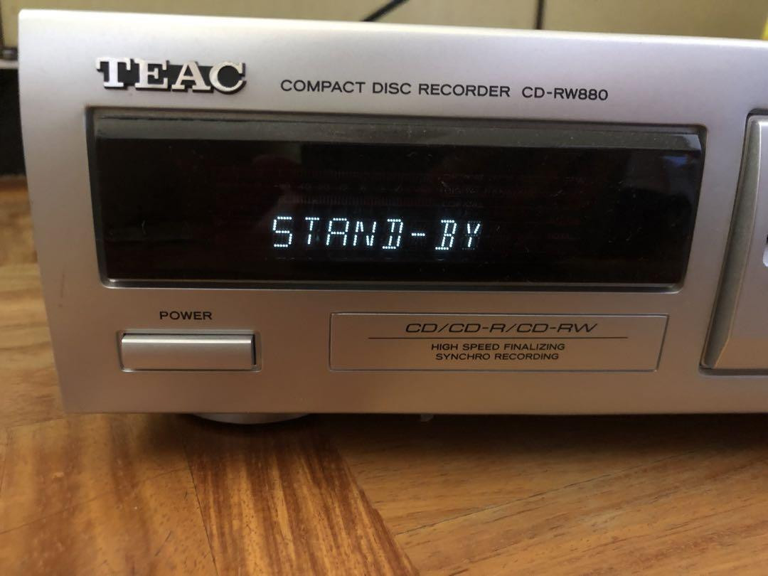 TEAC CD-RW880 CD Recorder with Remote Control Music Player TEAC CD-RW880 CD Recorder with Remote Control Music Player