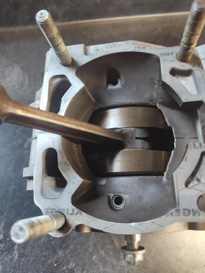 2001-2003 KTM 250cc Bottom End Motor. crank and rod/ 2001 KTM. lower case  - Image 3 of 4